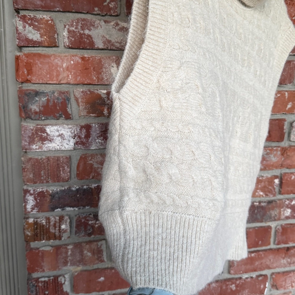 Old Navy Beige Turtleneck Sweater size L - Picture 4 of 6